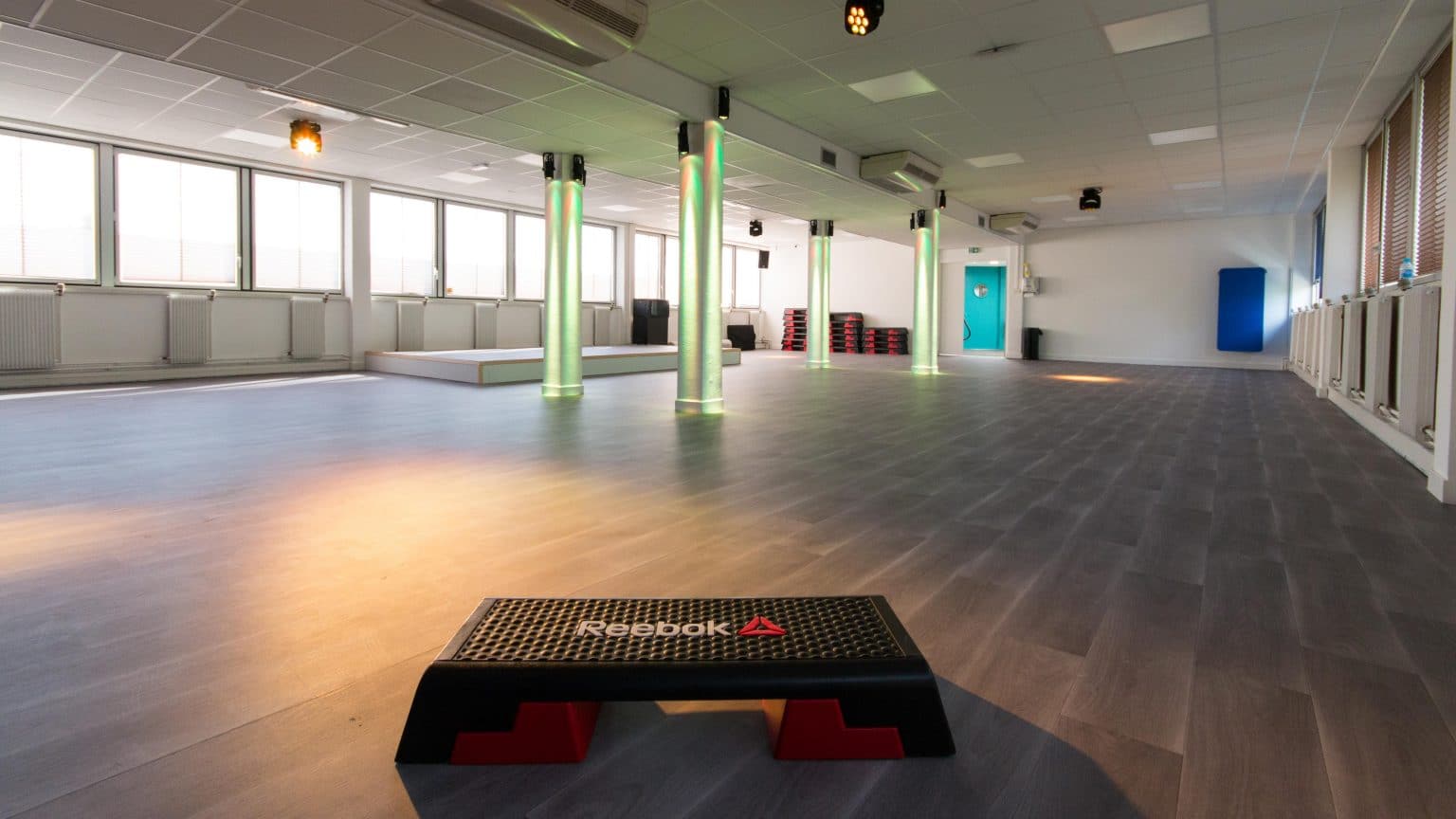 Salle de 150 m² à louer à Saint-Priest, avec sono et éclairages